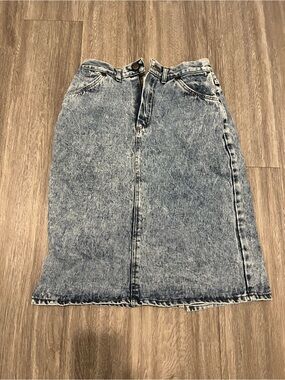 High-Waist Acid-Wash Denim Midi Skirt - Light Blue